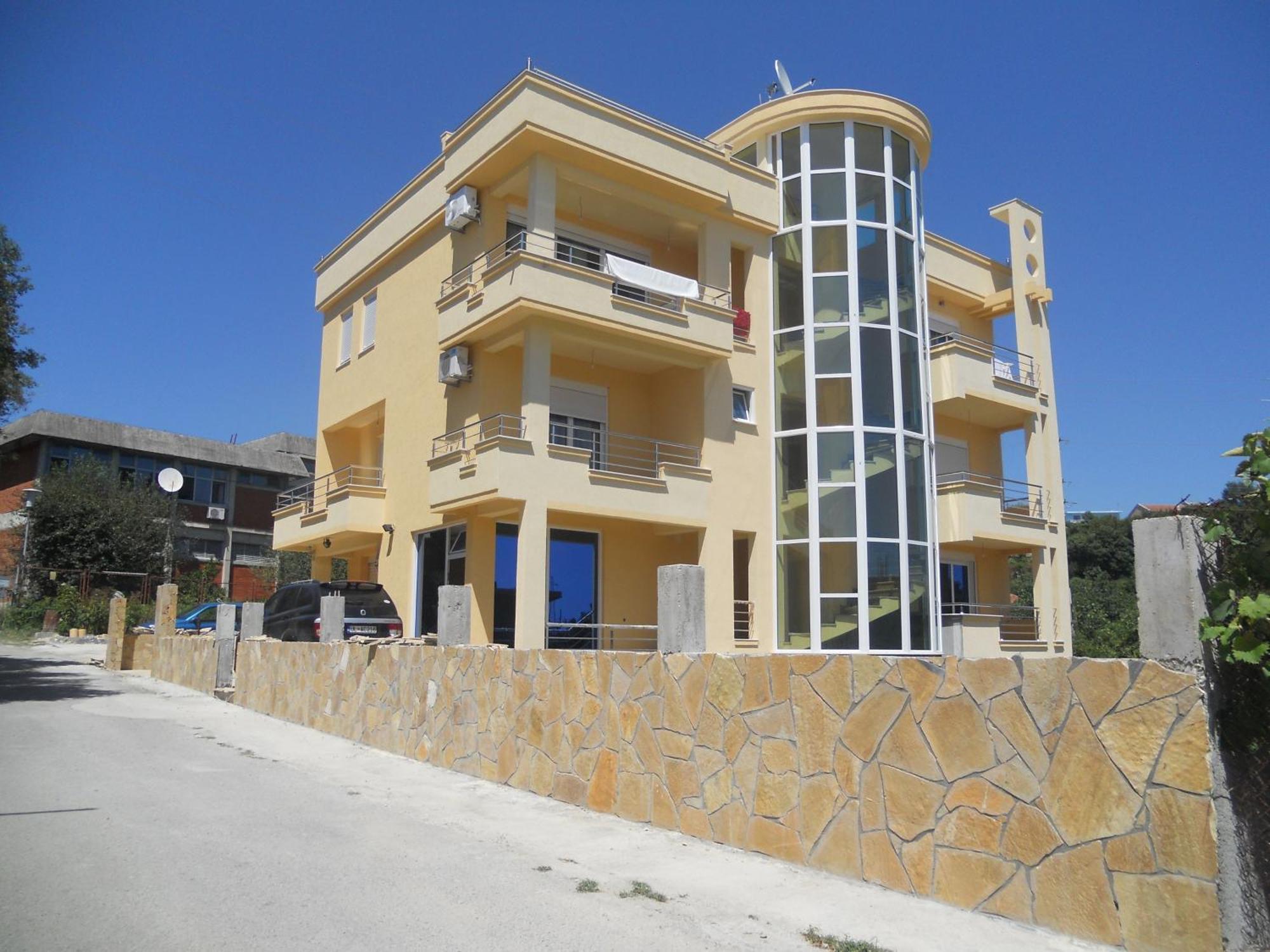 Kopernikus Apartments Ulcinj Bagian luar foto