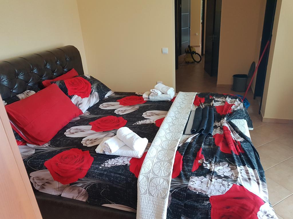 Kopernikus Apartments Ulcinj Bagian luar foto